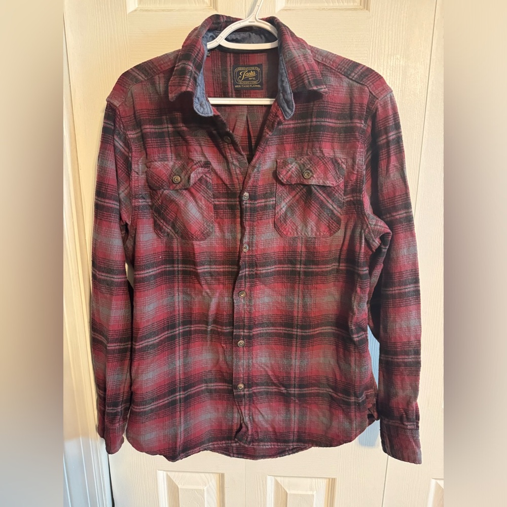 Zach’s men’s medium heritage flannel